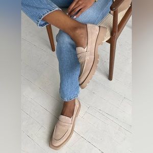 NEW Dolce Vita Elias Chunky Lug Sole Suede Loafers - Dune Suede - 9